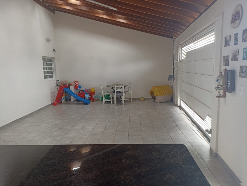Casa à venda Bosque II com 144m² e 3 quartos por R$ 390.000 - 1210932036-2-garagem.jpg