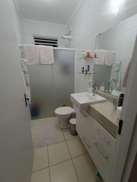 Casa à venda Bosque II com 144m² e 3 quartos por R$ 390.000 - 1828155785-4-banheiro-social.jpg