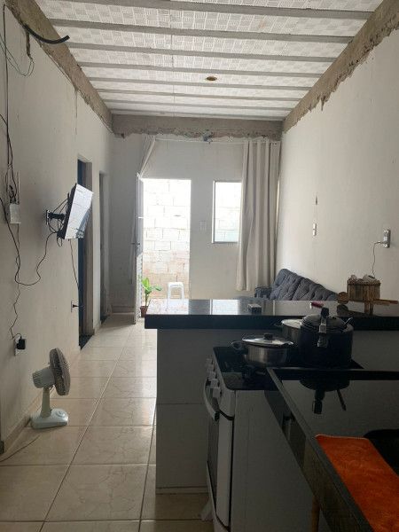 Casa à venda Vila Ipê Amarelo com 40m² e 2 quartos por R$ 69.000 - 809572641-cozinha-e-sala-1.jpeg