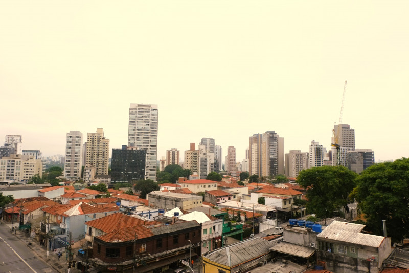 Apartamento à venda Alto de Pinheiros com 60m² e 2 quartos por R$ 730.000 - 1480859750-vista-sala-1.JPG