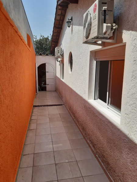 Casa à venda Interlagos com 210m² e 3 quartos por R$ 850.000 - 1665783411-img-20231028-wa0022.jpg