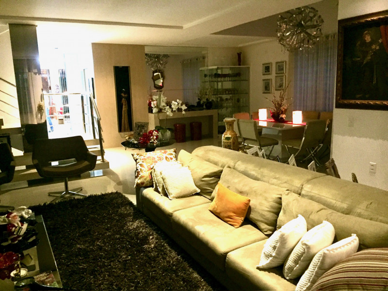 Casa à venda Centro com 426m² e 5 quartos por R$ 1.800.000 - 1974898897-img-5040.jpeg