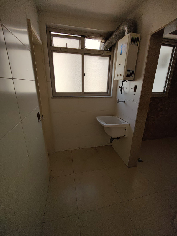 Apartamento à venda Vila Isabel com 142m² e 3 quartos por R$ 700.000 - 244472617-09-area-de-servico-1.jpg