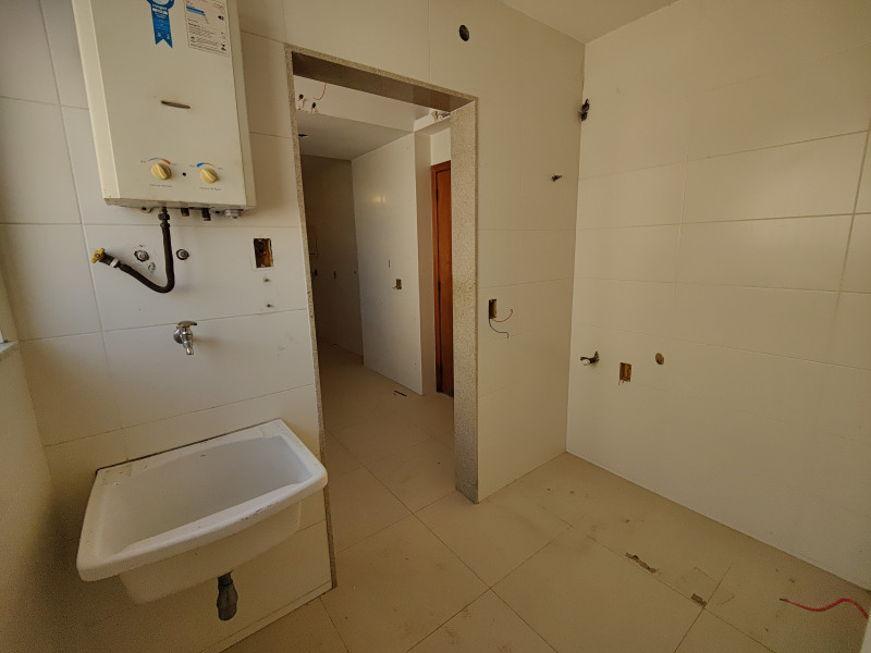Apartamento à venda Vila Isabel com 142m² e 3 quartos por R$ 700.000 - 330159253-09-area-de-servico-2.jpg