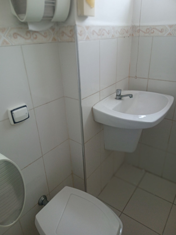 Comercial à venda Centro com 62m² e 1 quarto por R$ 155.000 - 1614637564-img-20220708-102709-3.jpg