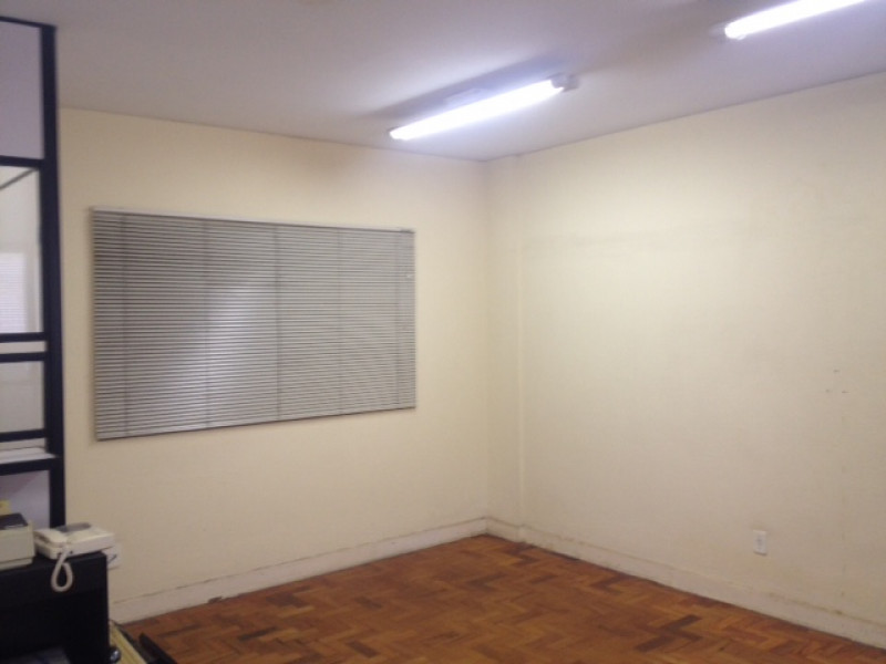 Comercial à venda Centro com 62m² e 1 quarto por R$ 155.000 - 2064442339-img-1475.JPG