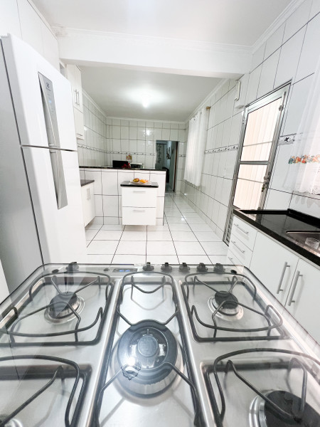 Casa à venda Primeiro  de Maio com 287m² e 3 quartos por R$ 450.000 - 423919587-1o.JPG