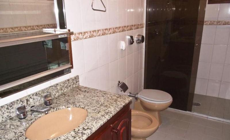 Cobertura à venda Parque Enseada com 380m² e 3 quartos por R$ 590.000 - 1854736085-wc1.PNG