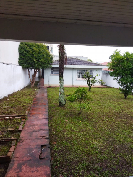 Casa para alugar Guaíra com 220m² e 3 quartos por R$ 5.800 - 1011280924-fundos2.jpg