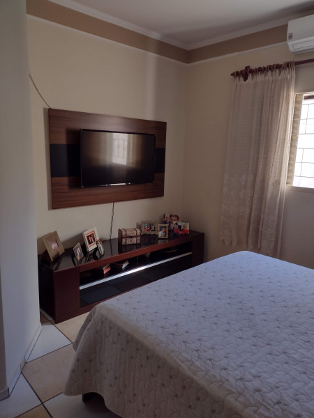 Casa à venda Centro com 96m² e 3 quartos por R$ 410.000 - 1761971476-img-20230913-101036080-hdr.jpg