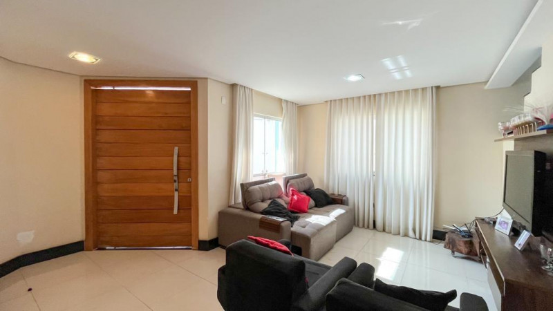 Casa à venda Parque Xangri-Lá com 180m² e 4 quartos por R$ 890.000 - 1139962591-whatsapp-image-2023-11-08-at-11.jpeg