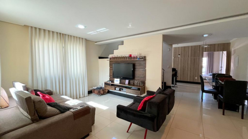 Casa à venda Parque Xangri-Lá com 180m² e 4 quartos por R$ 890.000 - 971383634-whatsapp-image-2023-11-08-at-11.jpeg