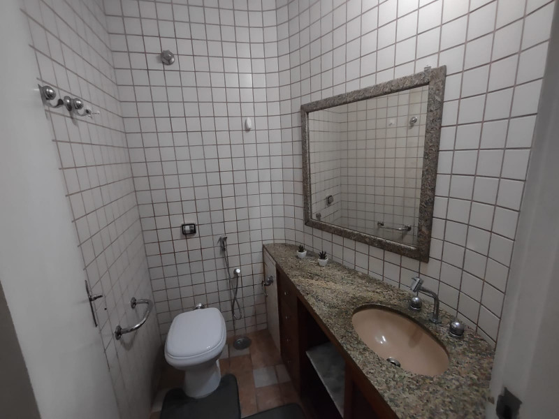 Casa à venda Jardim Guanabara com 209m² e 4 quartos por R$ 1.100.000 - 1087039613-17-banheiro-social.jpeg