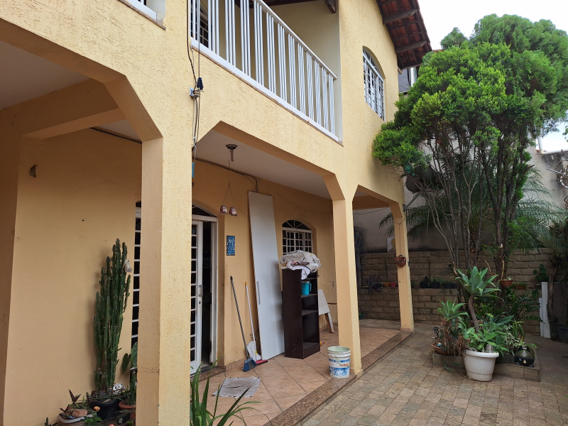 imóvel com 360m² - Lindéia - Belo Horizonte