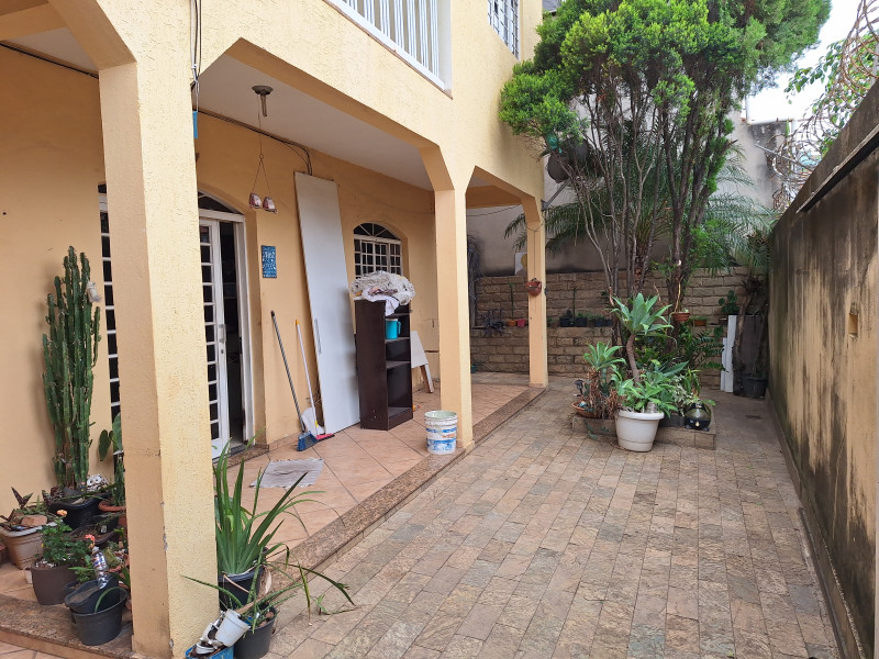 imóvel com 360m² - Lindéia - Belo Horizonte
