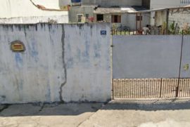 Terreno à venda Jardim Presidente Dutra com 250m² - 1 dormitório -  vagas - R$ 370.000 - 2130147123-img-4299.jpg