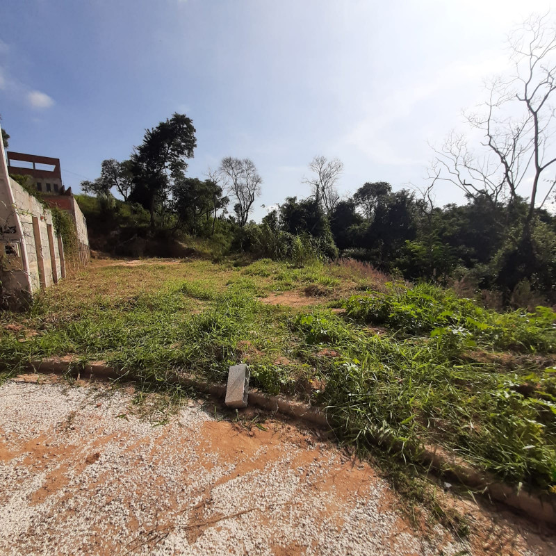 imóvel com 584m² - Viçoso - Aracariguama