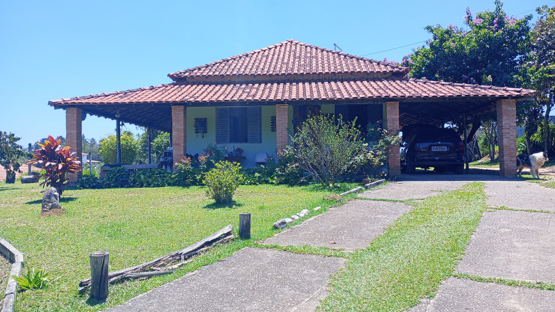 imóvel com 2500m² - Clube dos Quinhentos - Guaratinguetá