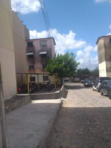 Apartamento à venda Pici com 45m² e 2 quartos por R$ 65.000 - 1391476949-imagem-do-whatsapp-de-2023-11-19-as-17.jpg