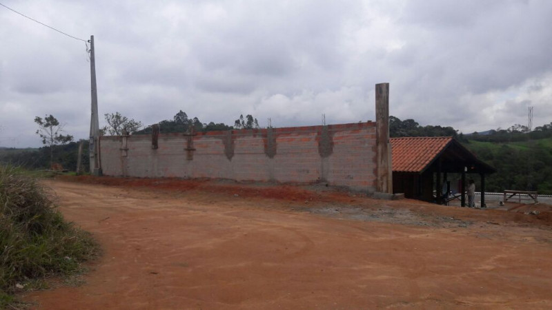 imóvel com 110m² - Centro - Salesópolis