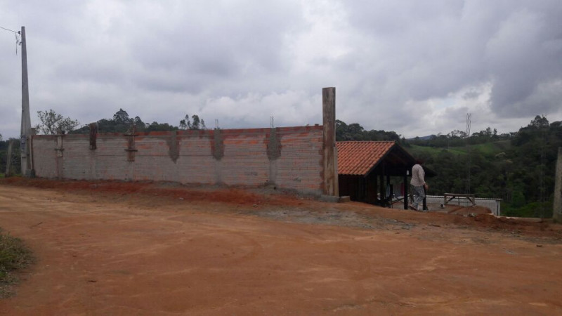 imóvel com 110m² - Centro - Salesópolis