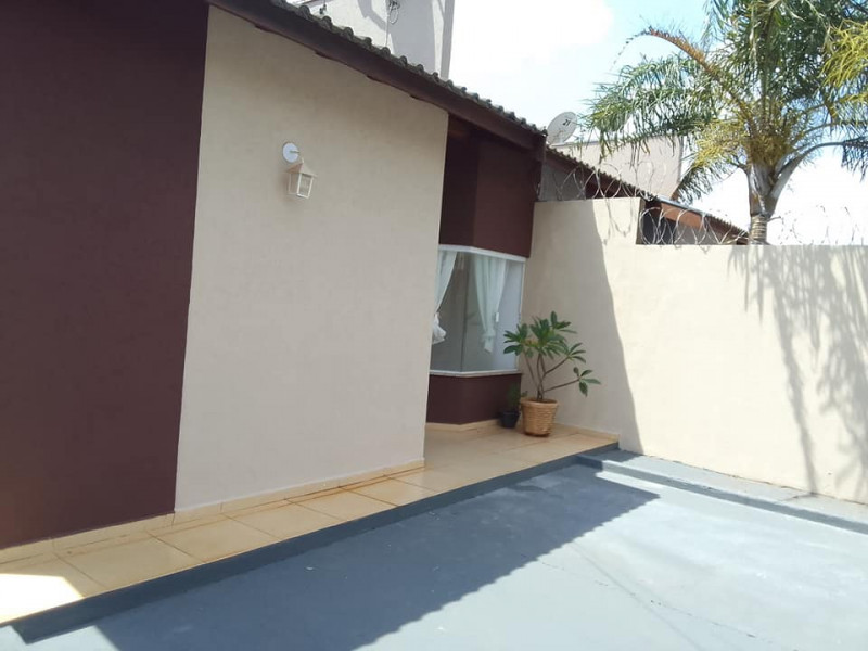 Casa à venda (L-10) com 60m² e 2 quartos por R$ 295.000 - 635167509-402871847-839453658186969-2820183807592596164-n.jpg