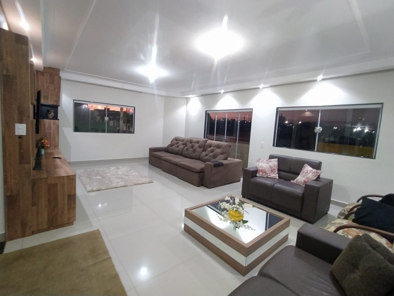 Casa à venda Centro com 315m² e 3 quartos por R$ 550.000 - 1012913460-48d982a0-f2db-4fed-83d8-921001f2bc12.jpg