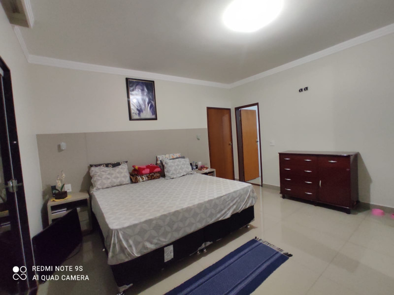 Casa à venda Centro com 315m² e 3 quartos por R$ 550.000 - 303409794-82d9cd77-821c-43b1-8bc5-71003d034e56.jpg