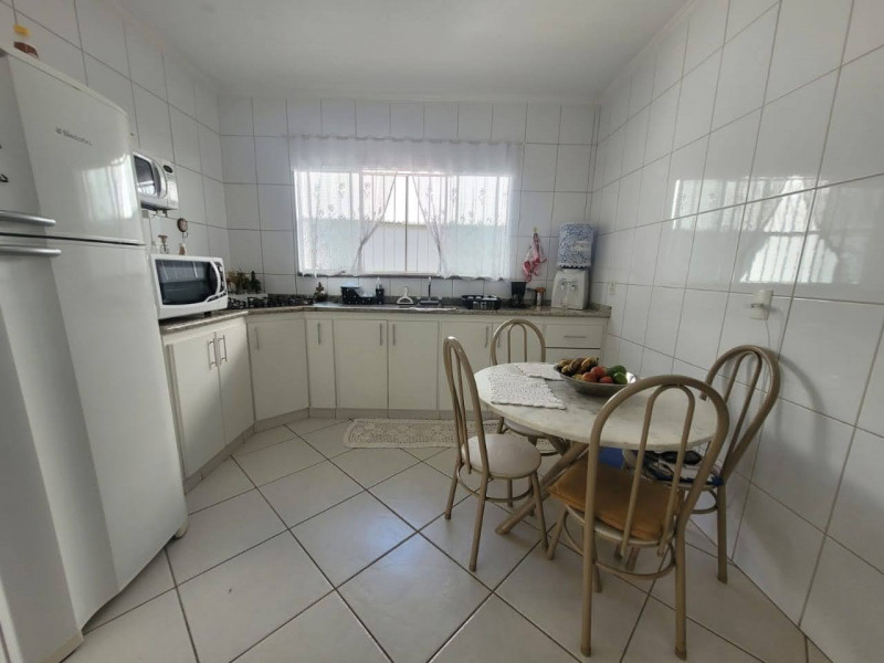 Casa à venda Jardim Eulina com 250m² e 2 quartos por R$ 550.000 - 1921591319-img-20220822-wa0395.jpg