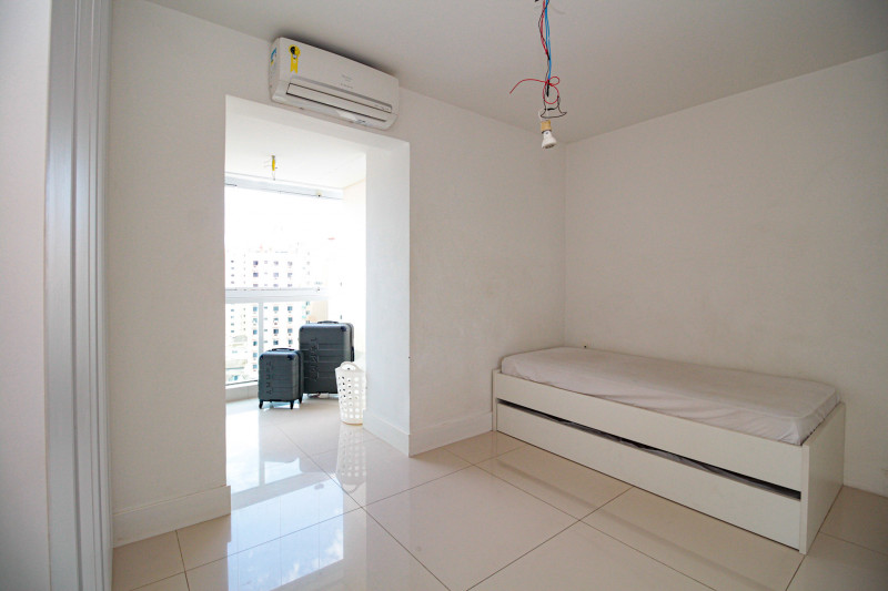 Apartamento à venda Ponta da Praia com 125m² e 3 quartos por R$ 1.600.000 - 1752917045-38.JPG