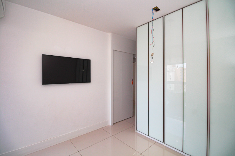 Apartamento à venda Ponta da Praia com 125m² e 3 quartos por R$ 1.600.000 - 966257857-30.JPG