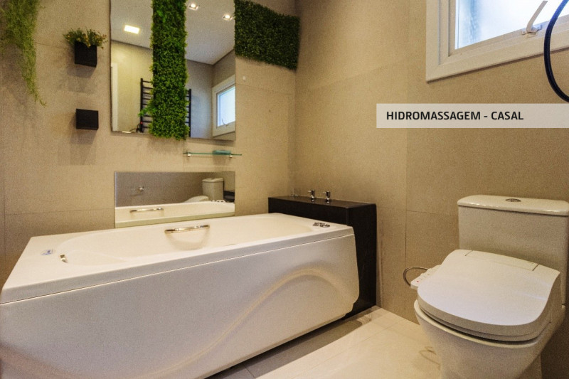 Casa de condomínio à venda Butiatuvinha com 345m² e 3 quartos por R$ 3.600.000 - 465238979-08-quarto-casal-banheiro-2-com-let.jpg