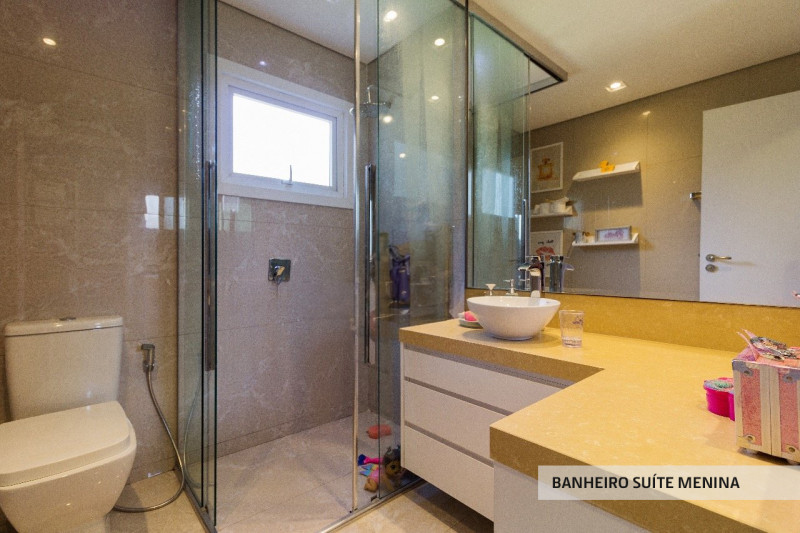 Casa de condomínio à venda Butiatuvinha com 345m² e 3 quartos por R$ 3.600.000 - 947537765-07-quarto-menina-banheiro-com-let.jpg