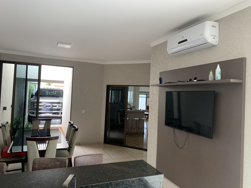 Casa à venda Centro com 200m² e 3 quartos por R$ 850.000 - 1863020236-img-8124.jpeg