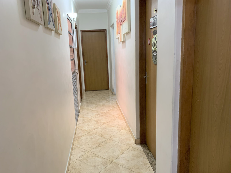 Casa à venda Jardim São Carlos (Zona Leste) com 200m² e 3 quartos por R$ 580.000 - corredor-interno-2.jpg