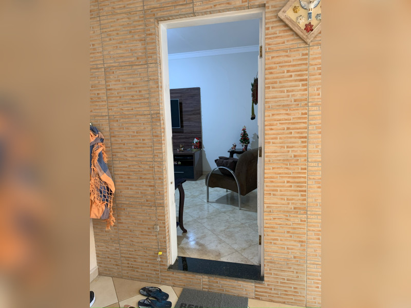 Casa à venda Jardim São Carlos (Zona Leste) com 200m² e 3 quartos por R$ 580.000 - entrada-social.jpg