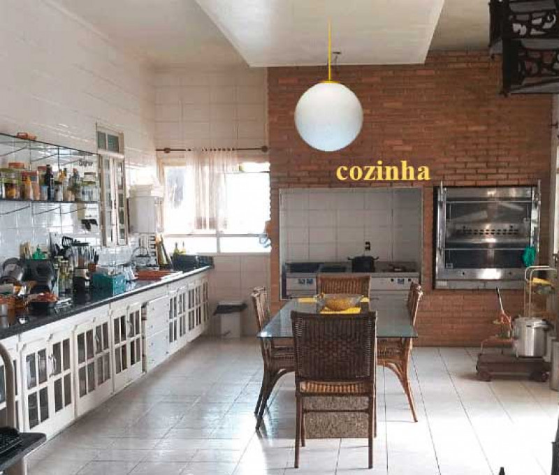 Casa à venda Jardim Aeroporto com 664m² e 4 quartos por R$ 2.360.000 - 1305739263-cozinha-2.jpg