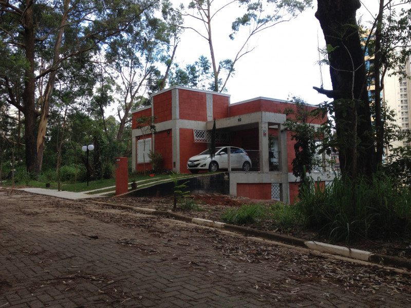 Casa à venda Paraíso do Morumbi com 210m² e 4 quartos por R$ 980.000 - 1219906244-img-1023.JPG