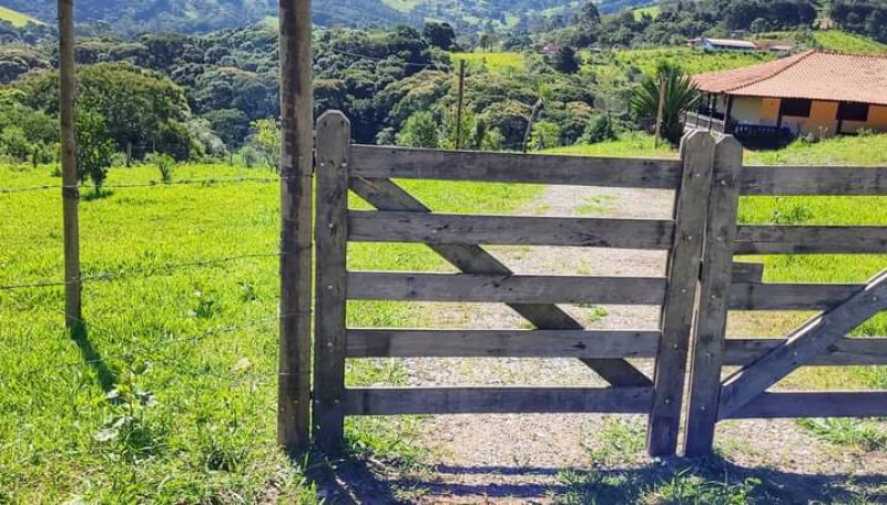 imóvel com 1m² - centro - Camanducaia