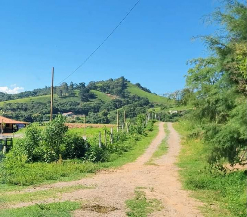 imóvel com 1m² - centro - Camanducaia