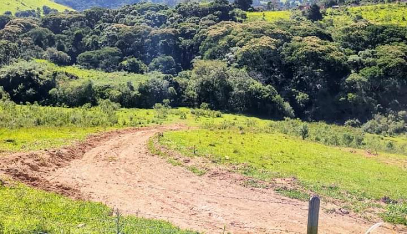 imóvel com 1m² - centro - Camanducaia