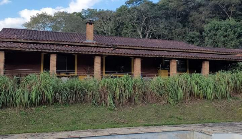 imóvel com 1m² - centro - Camanducaia