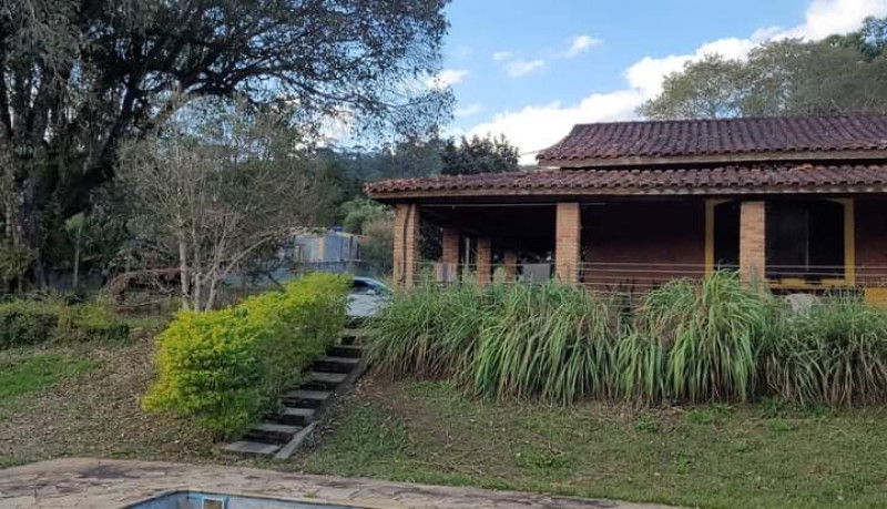 imóvel com 1m² - centro - Camanducaia
