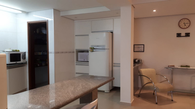 Casa à venda Centro com 342m² e 3 quartos por R$ 1.180.000 - 1456593772-8a6b45e2-957d-49e3-ba50-ce55420da01d.jpg