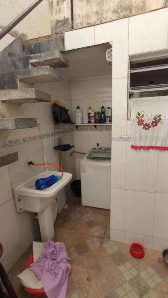 Casa à venda Km 18 com 125m² e 3 quartos por R$ 438.000 - 1757135015-imagem-do-whatsapp-de-2023-12-01-as-14.jpg