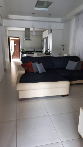 Casa à venda Catiapoã com 132m² e 3 quartos por R$ 800 - 1382431338-2-sala1.jpg