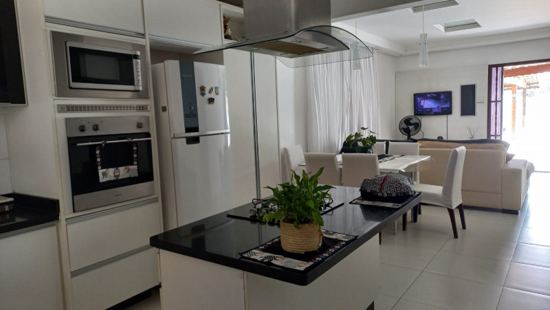 Casa à venda Catiapoã com 132m² e 3 quartos por R$ 800 - 4751554-3-cozinha-2.jpg