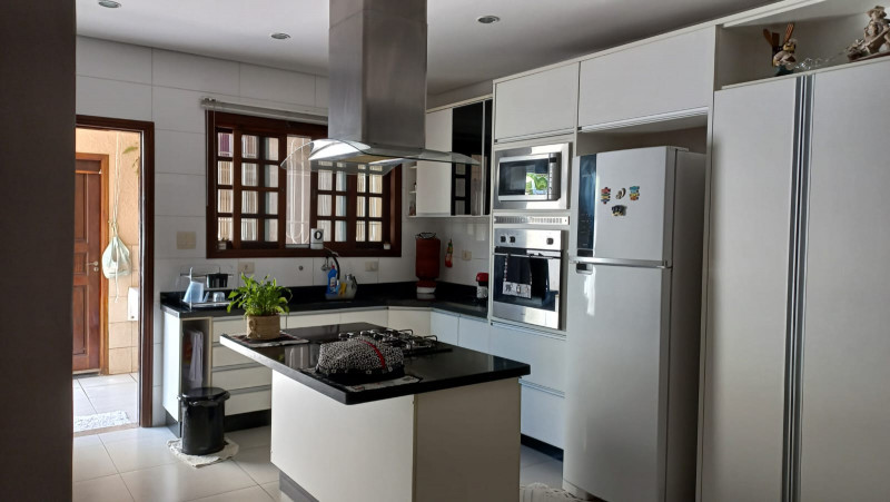 Casa à venda Catiapoã com 132m² e 3 quartos por R$ 800 - 700402287-3-cozinha-1.jpg
