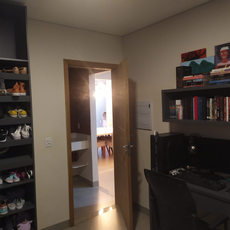 Casa à venda Pioneiros Catarinenses com 480m² e 3 quartos por R$ 920.000 - 958459786-quarto-1.jpeg