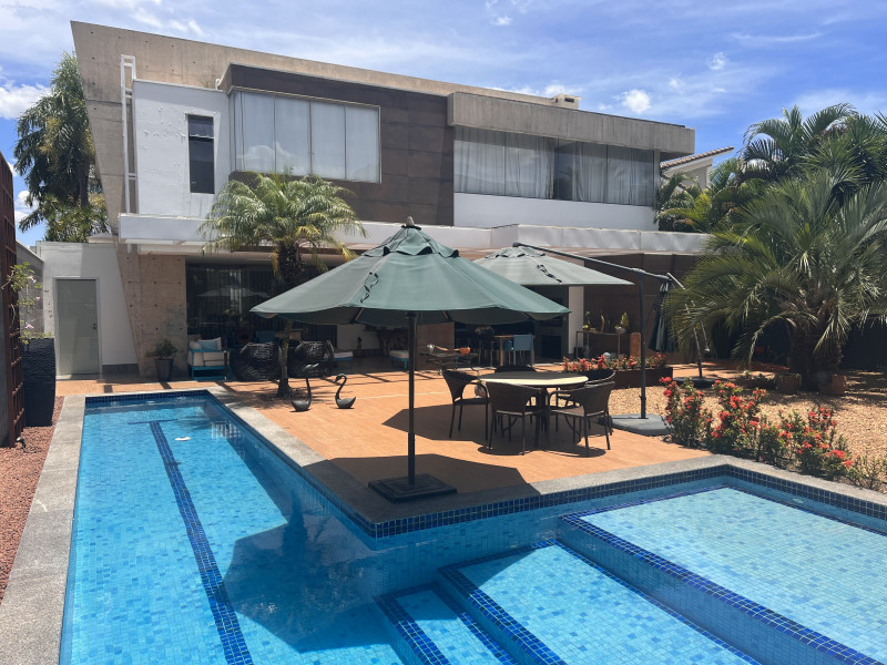 imóvel com 700m² - Jardim Botanico - Brasília